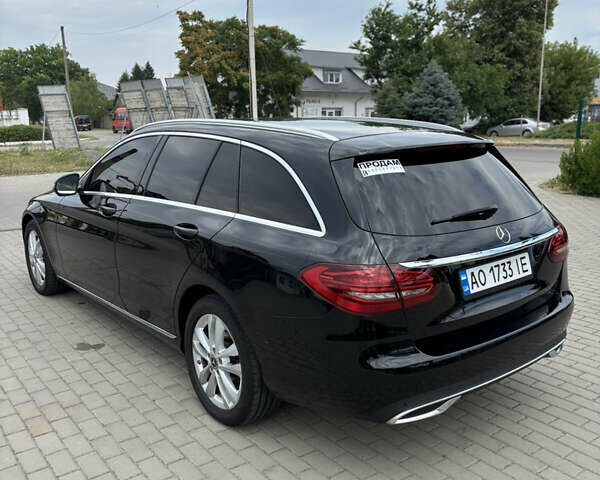 Чорний Мерседес Ц-Клас, об'ємом двигуна 2 л та пробігом 299 тис. км за 19999 $, фото 4 на Automoto.ua