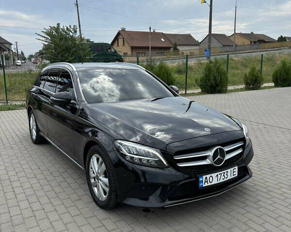 Чорний Мерседес Ц-Клас, об'ємом двигуна 2 л та пробігом 299 тис. км за 19999 $, фото 1 на Automoto.ua