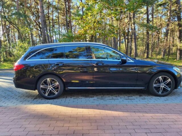 Чорний Мерседес Ц-Клас, об'ємом двигуна 2 л та пробігом 35 тис. км за 7100 $, фото 2 на Automoto.ua