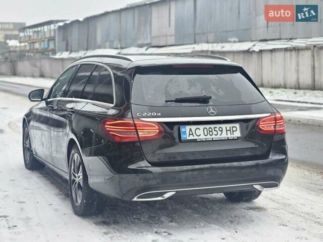 Чорний Мерседес Ц-Клас, об'ємом двигуна 1.95 л та пробігом 275 тис. км за 23500 $, фото 5 на Automoto.ua