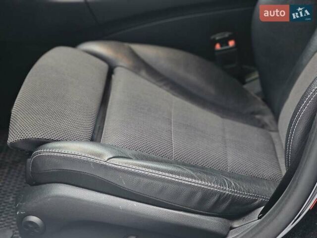 Чорний Мерседес Ц-Клас, об'ємом двигуна 1.95 л та пробігом 275 тис. км за 23500 $, фото 14 на Automoto.ua