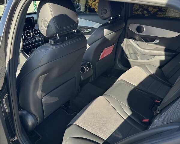 Черный Мерседес Ц-Класс, объемом двигателя 1.95 л и пробегом 216 тыс. км за 30999 $, фото 10 на Automoto.ua