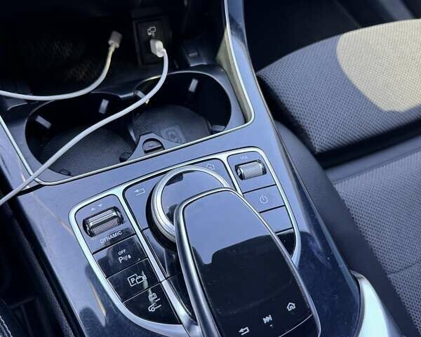 Черный Мерседес Ц-Класс, объемом двигателя 1.95 л и пробегом 216 тыс. км за 30999 $, фото 15 на Automoto.ua