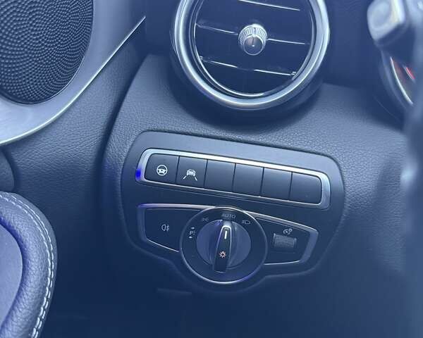 Черный Мерседес Ц-Класс, объемом двигателя 1.95 л и пробегом 216 тыс. км за 30999 $, фото 16 на Automoto.ua