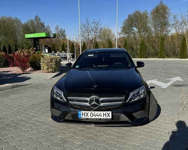Черный Мерседес Ц-Класс, объемом двигателя 1.95 л и пробегом 216 тыс. км за 30999 $, фото 1 на Automoto.ua