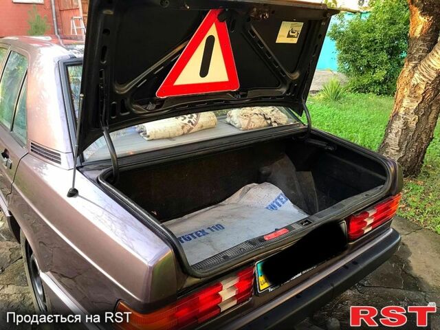 Фиолетовый Мерседес Ц-Класс, объемом двигателя 1.8 л и пробегом 190 тыс. км за 5000 $, фото 7 на Automoto.ua