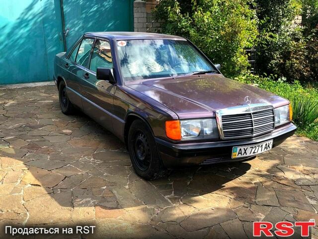 Фиолетовый Мерседес Ц-Класс, объемом двигателя 1.8 л и пробегом 190 тыс. км за 5000 $, фото 5 на Automoto.ua