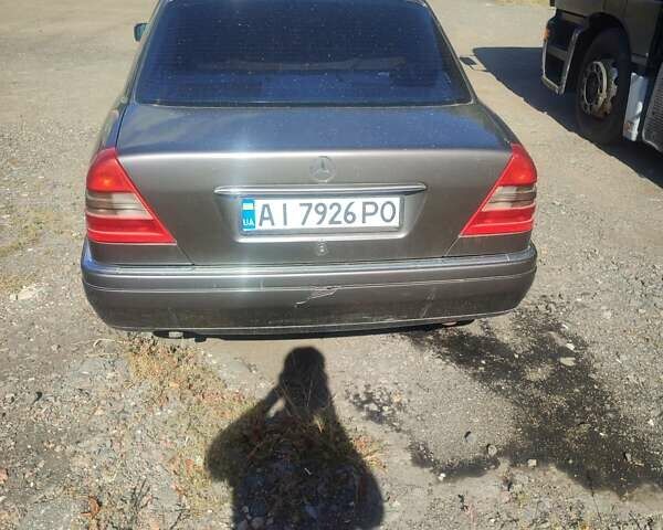 Фіолетовий Мерседес Ц-Клас, об'ємом двигуна 2 л та пробігом 357 тис. км за 3800 $, фото 5 на Automoto.ua