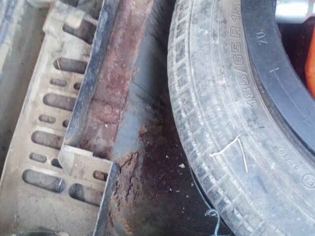 Фіолетовий Мерседес Ц-Клас, об'ємом двигуна 1.8 л та пробігом 555 тис. км за 800 $, фото 3 на Automoto.ua