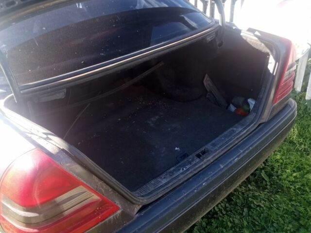 Фіолетовий Мерседес Ц-Клас, об'ємом двигуна 1.8 л та пробігом 555 тис. км за 800 $, фото 5 на Automoto.ua