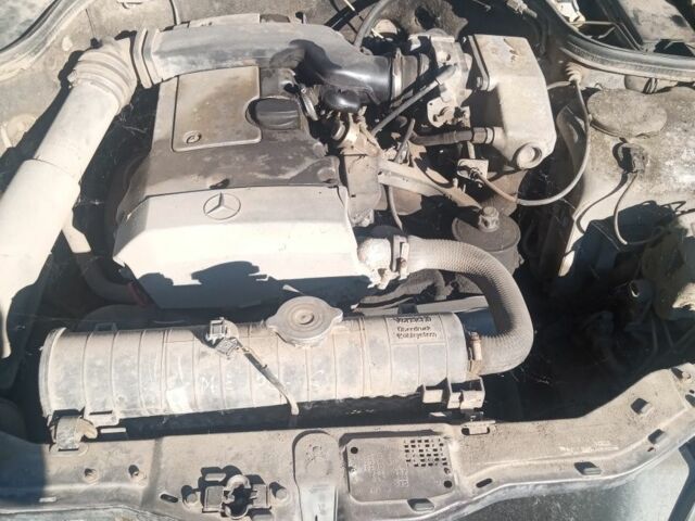 Фіолетовий Мерседес Ц-Клас, об'ємом двигуна 1.8 л та пробігом 555 тис. км за 800 $, фото 1 на Automoto.ua