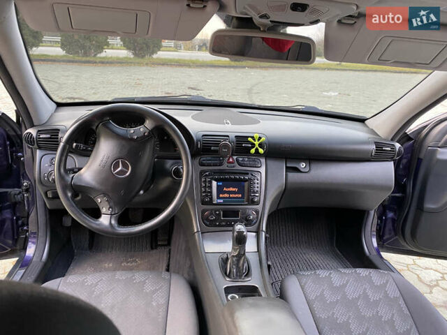 Фиолетовый Мерседес Ц-Класс, объемом двигателя 2.15 л и пробегом 213 тыс. км за 5700 $, фото 13 на Automoto.ua