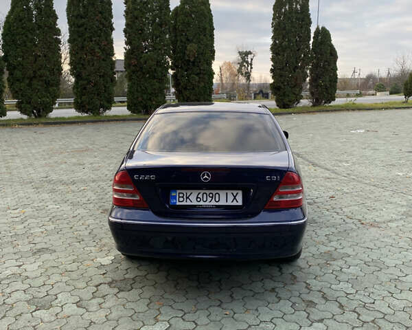Фіолетовий Мерседес Ц-Клас, об'ємом двигуна 2.15 л та пробігом 213 тис. км за 5100 $, фото 3 на Automoto.ua