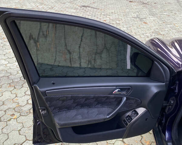 Фіолетовий Мерседес Ц-Клас, об'ємом двигуна 2.15 л та пробігом 213 тис. км за 5100 $, фото 6 на Automoto.ua