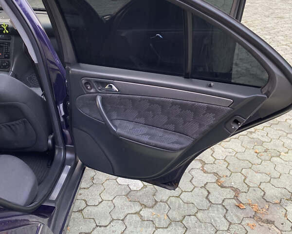 Фіолетовий Мерседес Ц-Клас, об'ємом двигуна 2.15 л та пробігом 213 тис. км за 5100 $, фото 12 на Automoto.ua