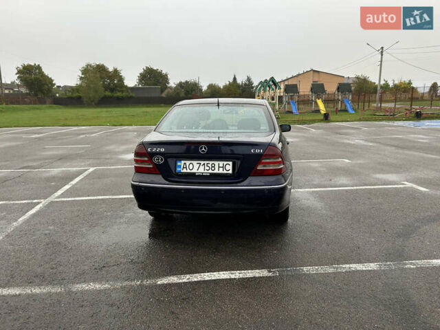 Фиолетовый Мерседес Ц-Класс, объемом двигателя 2.2 л и пробегом 400 тыс. км за 4200 $, фото 4 на Automoto.ua