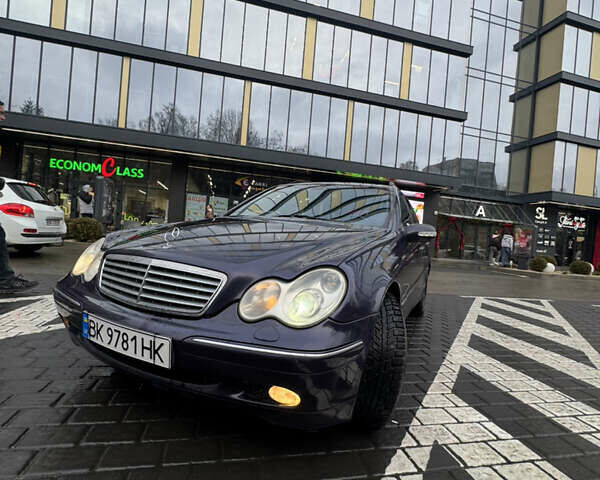 Фиолетовый Мерседес Ц-Класс, объемом двигателя 2.7 л и пробегом 320 тыс. км за 4600 $, фото 3 на Automoto.ua