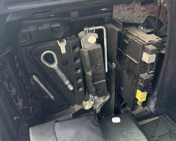 Фиолетовый Мерседес Ц-Класс, объемом двигателя 2.7 л и пробегом 320 тыс. км за 4600 $, фото 25 на Automoto.ua