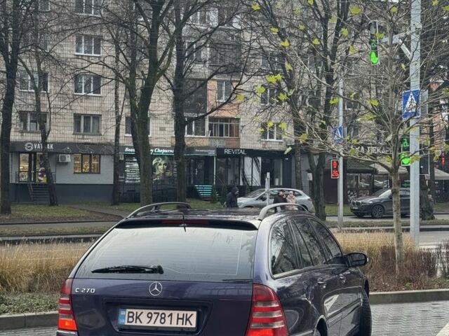 Фиолетовый Мерседес Ц-Класс, объемом двигателя 2.7 л и пробегом 290 тыс. км за 4600 $, фото 16 на Automoto.ua