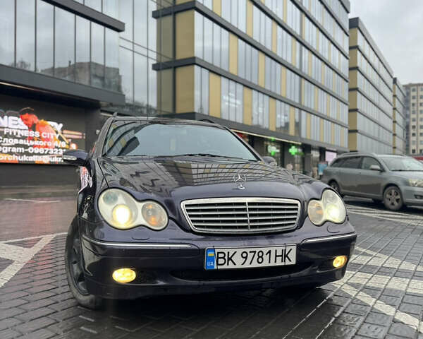 Фиолетовый Мерседес Ц-Класс, объемом двигателя 2.7 л и пробегом 320 тыс. км за 4600 $, фото 1 на Automoto.ua