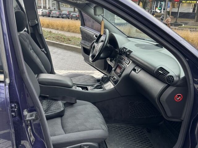 Фиолетовый Мерседес Ц-Класс, объемом двигателя 2.7 л и пробегом 290 тыс. км за 4600 $, фото 20 на Automoto.ua