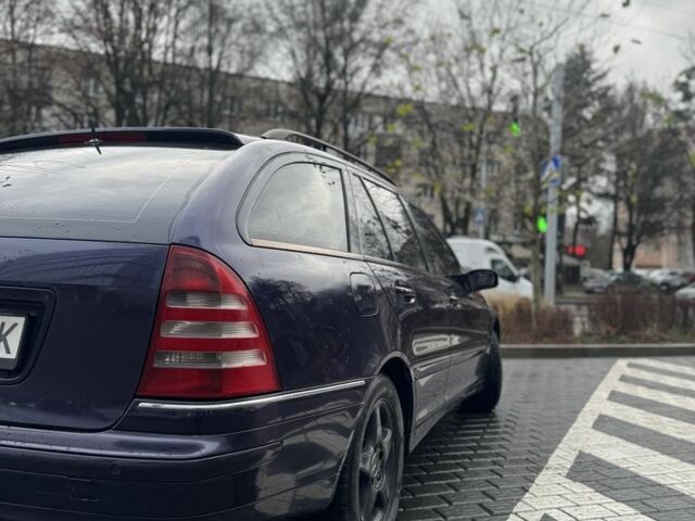 Фиолетовый Мерседес Ц-Класс, объемом двигателя 2.7 л и пробегом 290 тыс. км за 4600 $, фото 9 на Automoto.ua