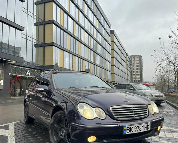 Фиолетовый Мерседес Ц-Класс, объемом двигателя 2.7 л и пробегом 320 тыс. км за 4600 $, фото 2 на Automoto.ua