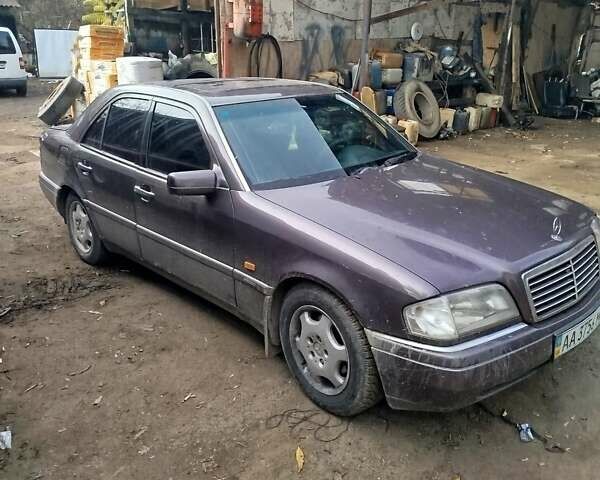 Коричневий Мерседес Ц-Клас, об'ємом двигуна 2.5 л та пробігом 320 тис. км за 3400 $, фото 3 на Automoto.ua