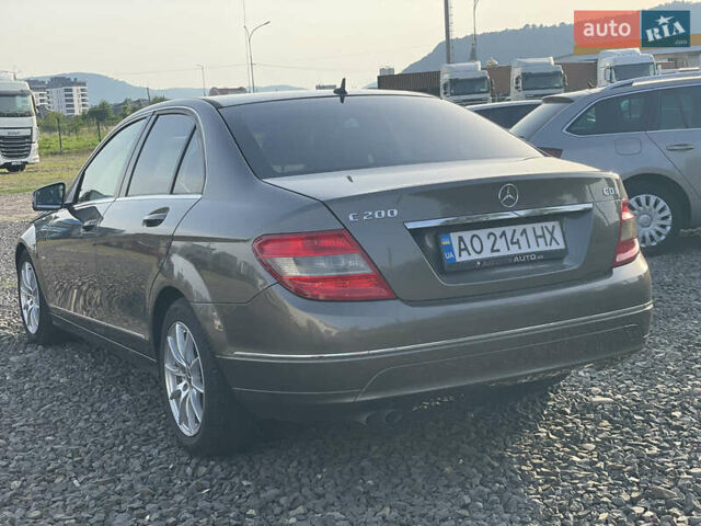 Коричневий Мерседес Ц-Клас, об'ємом двигуна 2.1 л та пробігом 242 тис. км за 10999 $, фото 2 на Automoto.ua