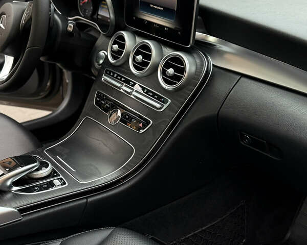 Коричневый Мерседес Ц-Класс, объемом двигателя 1.99 л и пробегом 165 тыс. км за 25700 $, фото 30 на Automoto.ua