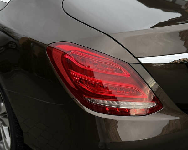 Коричневый Мерседес Ц-Класс, объемом двигателя 1.99 л и пробегом 165 тыс. км за 25700 $, фото 16 на Automoto.ua