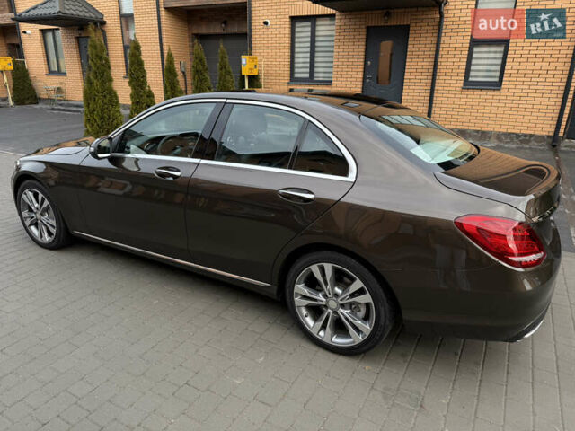 Коричневый Мерседес Ц-Класс, объемом двигателя 1.99 л и пробегом 165 тыс. км за 25700 $, фото 7 на Automoto.ua