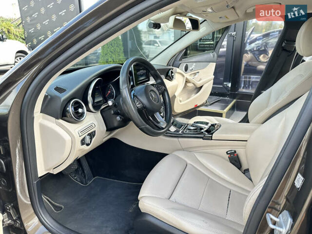 Коричневий Мерседес Ц-Клас, об'ємом двигуна 1.99 л та пробігом 130 тис. км за 19900 $, фото 12 на Automoto.ua