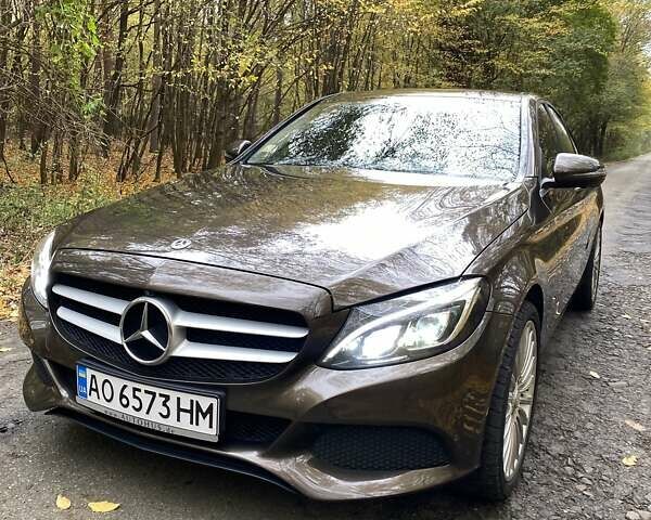 Коричневий Мерседес Ц-Клас, об'ємом двигуна 2.2 л та пробігом 180 тис. км за 27300 $, фото 2 на Automoto.ua