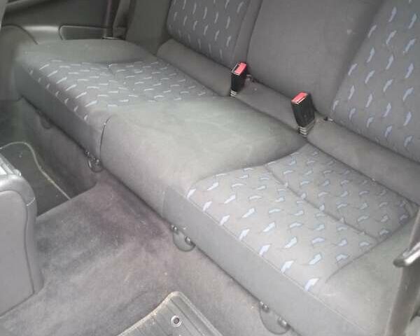 Красный Мерседес Ц-Класс, объемом двигателя 2.15 л и пробегом 304 тыс. км за 3000 $, фото 6 на Automoto.ua