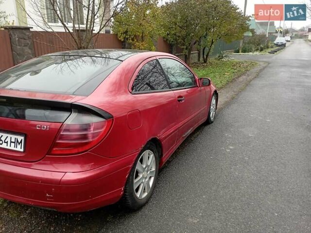 Красный Мерседес Ц-Класс, объемом двигателя 2.15 л и пробегом 304 тыс. км за 3000 $, фото 4 на Automoto.ua