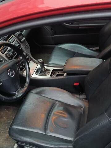 Червоний Мерседес Ц-Клас, об'ємом двигуна 2 л та пробігом 243 тис. км за 3700 $, фото 6 на Automoto.ua