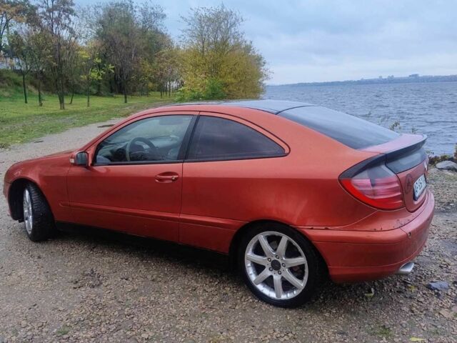 Мерседес Ц-Класс 2002 в Запорожье на Automoto.ua Красный Мерседес Ц-Класс, объемом двигателя 2.3 л и пробегом 220 тыс. км за 4100 $, фото 5 на Automoto.ua