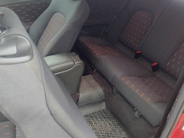 Мерседес Ц-Класс 2002 в Запорожье на Automoto.ua Красный Мерседес Ц-Класс, объемом двигателя 2.3 л и пробегом 220 тыс. км за 4100 $, фото 6 на Automoto.ua