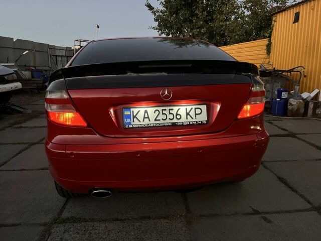 Красный Мерседес Ц-Класс, объемом двигателя 1.8 л и пробегом 229 тыс. км за 7500 $, фото 5 на Automoto.ua