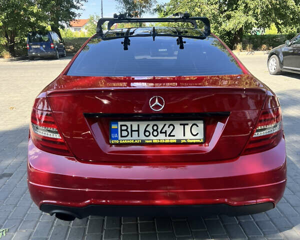 Червоний Мерседес Ц-Клас, об'ємом двигуна 1.8 л та пробігом 160 тис. км за 13500 $, фото 3 на Automoto.ua