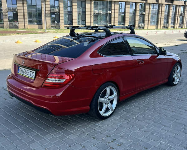 Червоний Мерседес Ц-Клас, об'ємом двигуна 1.8 л та пробігом 160 тис. км за 13500 $, фото 2 на Automoto.ua