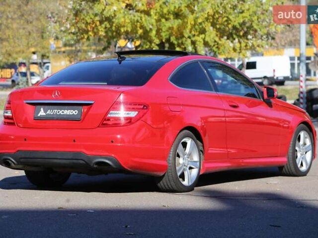 Мерседес Ц-Класс 2014 в Киеве на Automoto.ua Красный Мерседес Ц-Класс, объемом двигателя 1.8 л и пробегом 192 тыс. км за 12000 $, фото 6 на Automoto.ua
