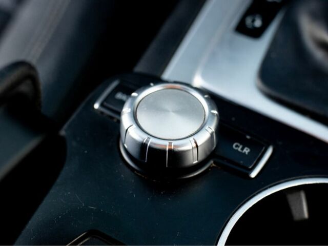 Червоний Мерседес Ц-Клас, об'ємом двигуна 1.8 л та пробігом 256 тис. км за 11500 $, фото 17 на Automoto.ua