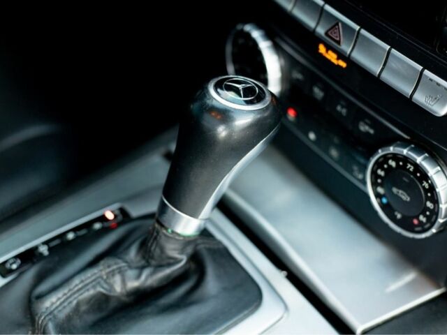 Червоний Мерседес Ц-Клас, об'ємом двигуна 1.8 л та пробігом 256 тис. км за 11500 $, фото 13 на Automoto.ua