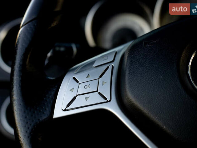 Красный Мерседес Ц-Класс, объемом двигателя 1.8 л и пробегом 257 тыс. км за 11500 $, фото 24 на Automoto.ua