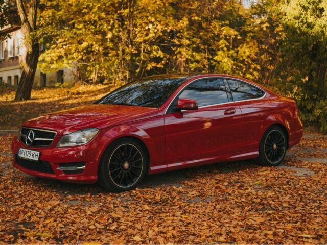 Червоний Мерседес Ц-Клас, об'ємом двигуна 1.8 л та пробігом 256 тис. км за 11500 $, фото 5 на Automoto.ua