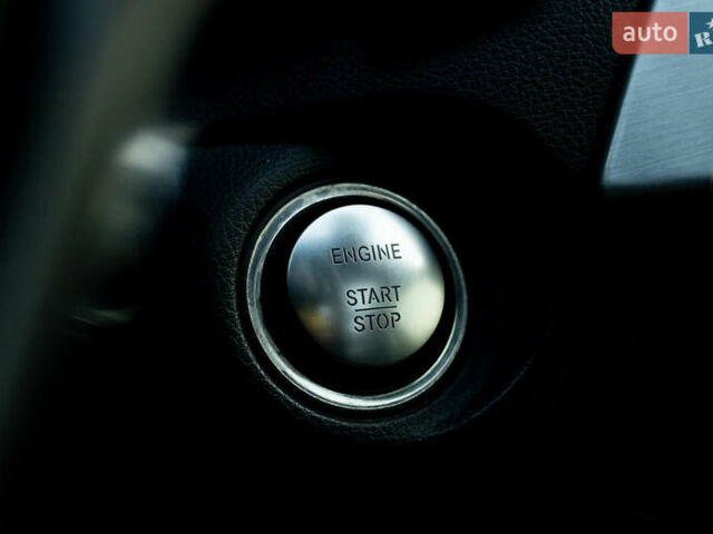 Красный Мерседес Ц-Класс, объемом двигателя 1.8 л и пробегом 257 тыс. км за 11500 $, фото 26 на Automoto.ua