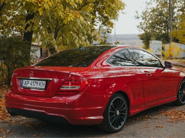 Червоний Мерседес Ц-Клас, об'ємом двигуна 1.8 л та пробігом 256 тис. км за 11500 $, фото 3 на Automoto.ua