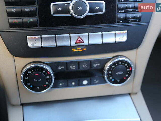 Мерседес Ц-Класс 2014 в Киеве на Automoto.ua Красный Мерседес Ц-Класс, объемом двигателя 1.8 л и пробегом 192 тыс. км за 12000 $, фото 18 на Automoto.ua